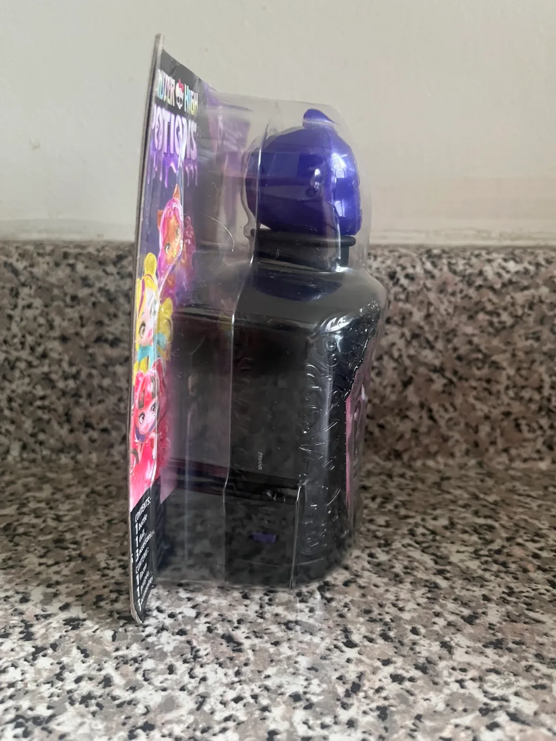 Monster High Potion Bottle Playset with Mini Doll image indicator(2)