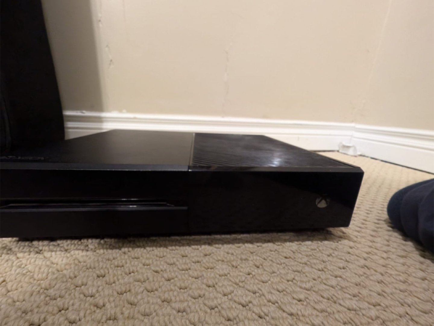 Xbox One Console 1 TB Storage with Controller and Power Supply