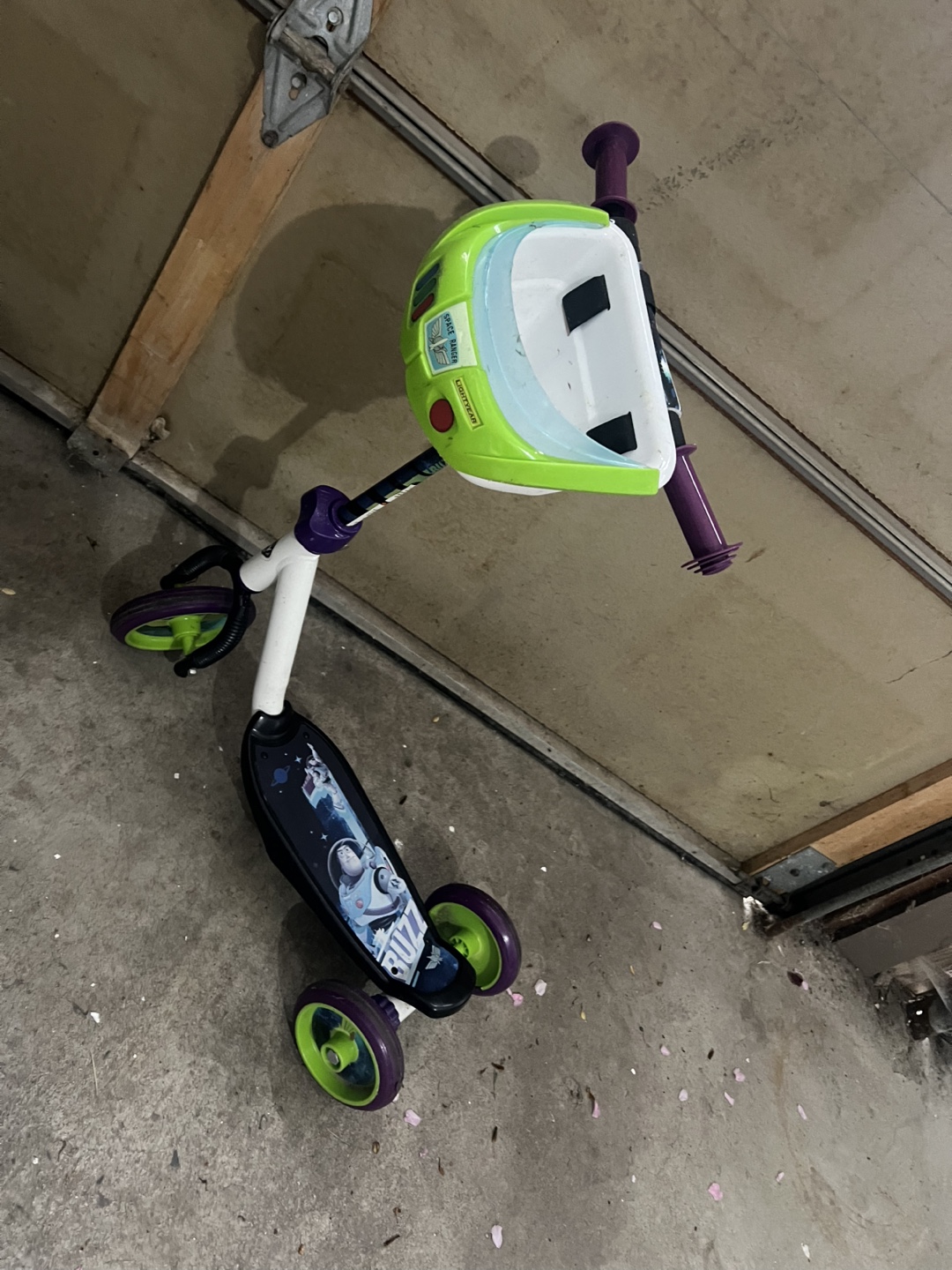 Toy Story Scooter and Helmet Set - photo 3