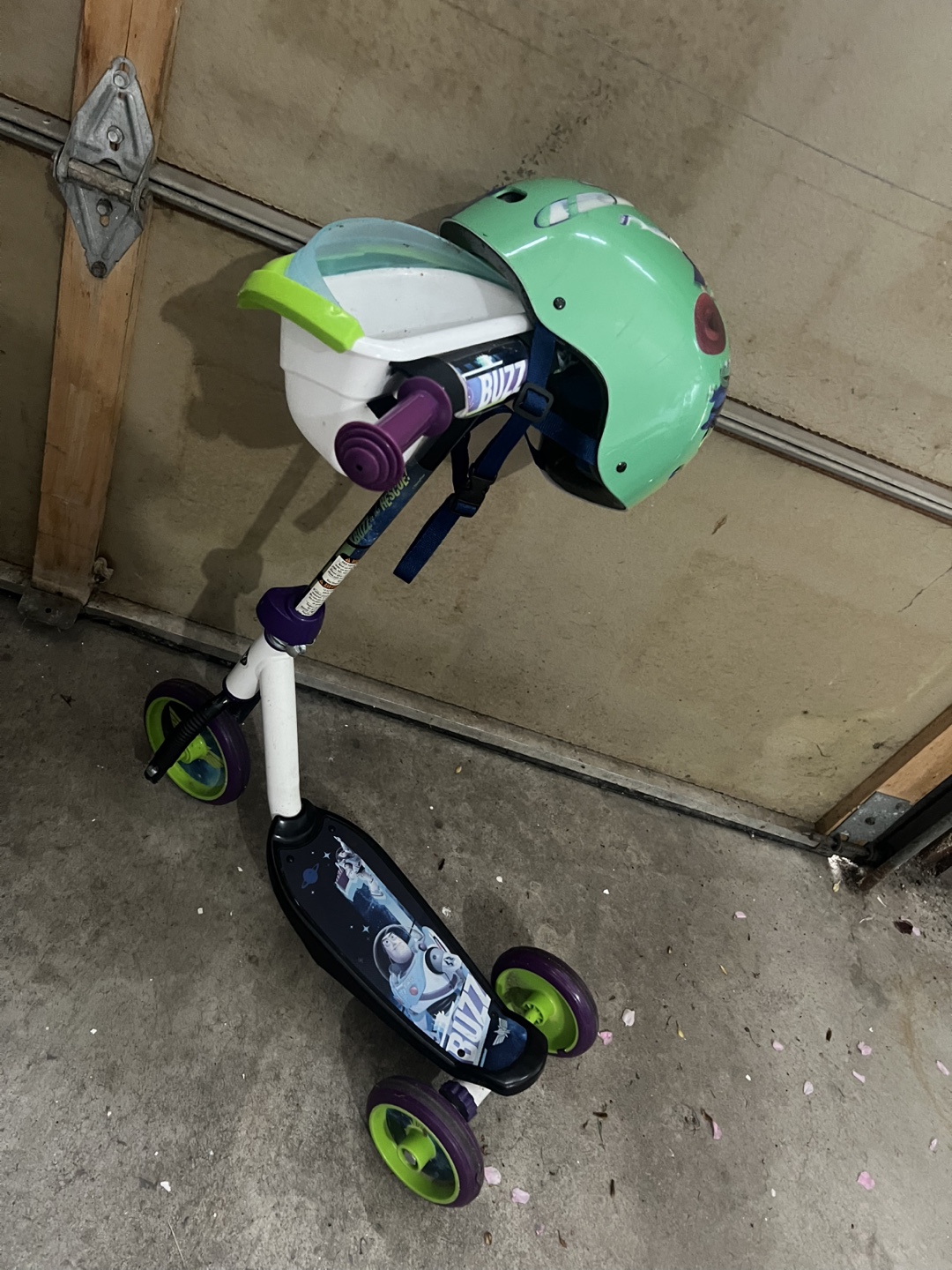Toy Story Scooter and Helmet Set - photo 5