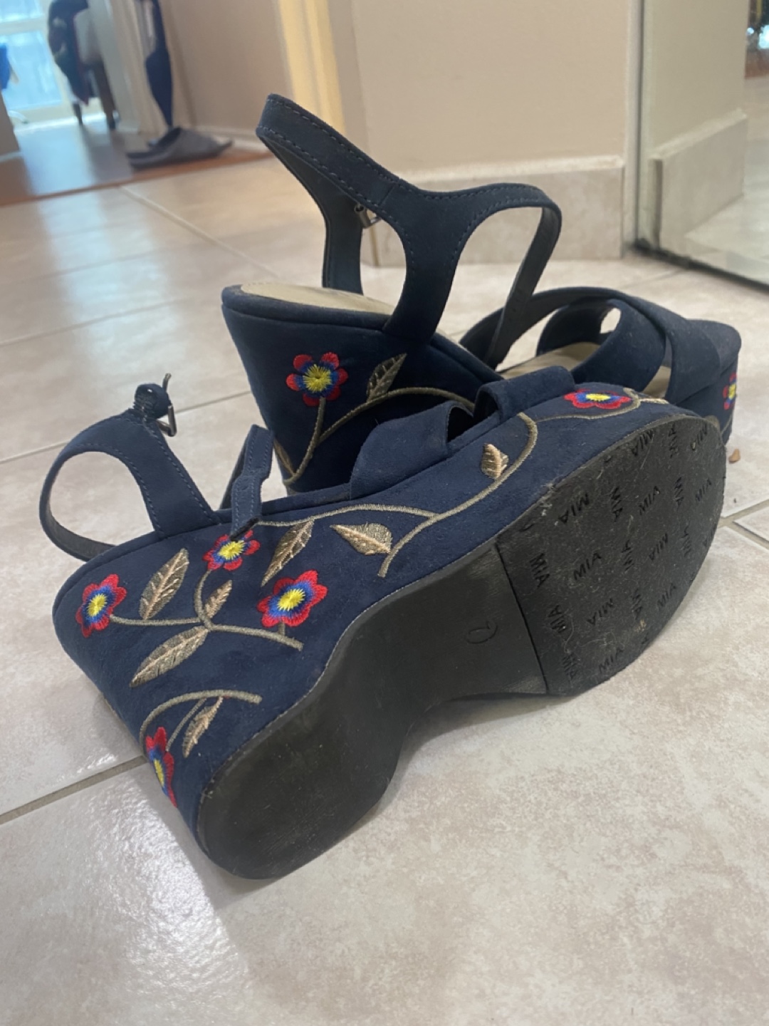 MIA Navy Blue Floral Embroidered Wedge Sandals - photo 3