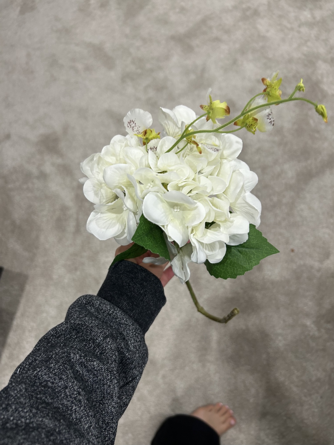 Free Assorted Artificial Flowers - Wedding Decor - photo 3