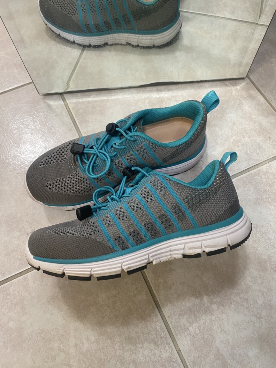 Apex Women's Gray and teal walking shoes - Size 6 Wide