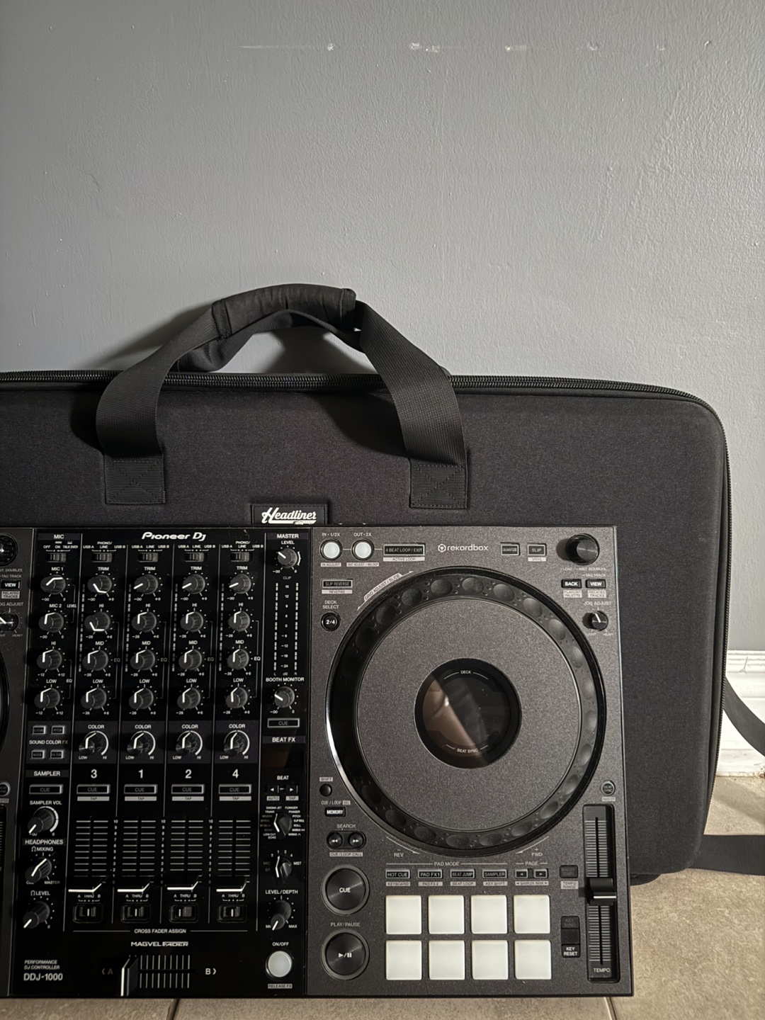 Pioneer DJ DDJ-1000 DJ Controller with Travel Case