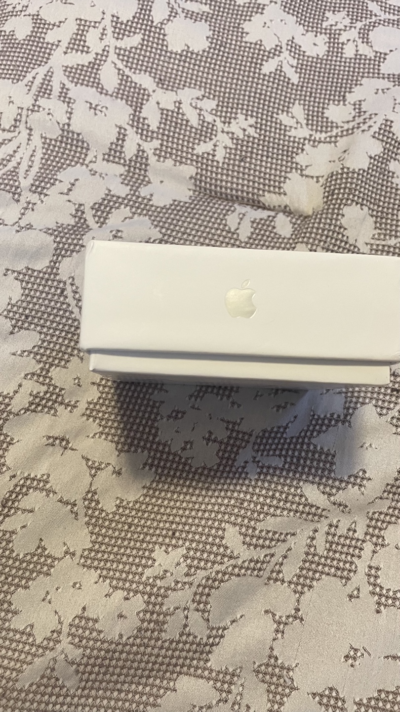 Apple AirPods with Wireless Charging Case - New in Box - photo 4