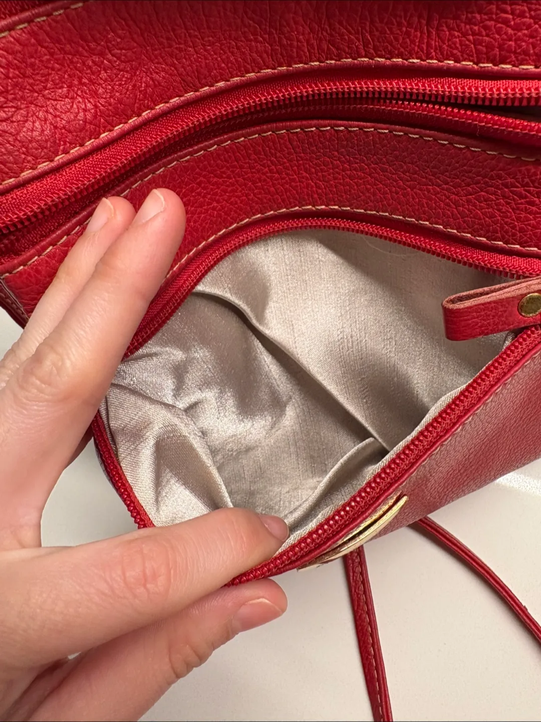 Red genuine Leather Crossbody Bag image indicator(5)