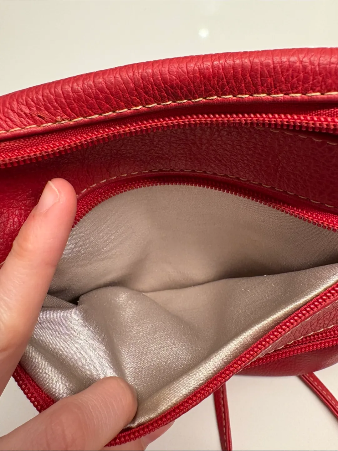 Red genuine Leather Crossbody Bag image indicator(6)