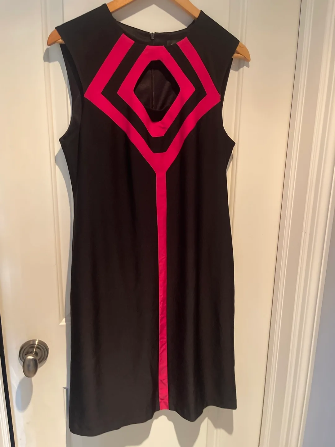 Gilani Sleeveless Black and Pink Dress, Size 10 thumbnail