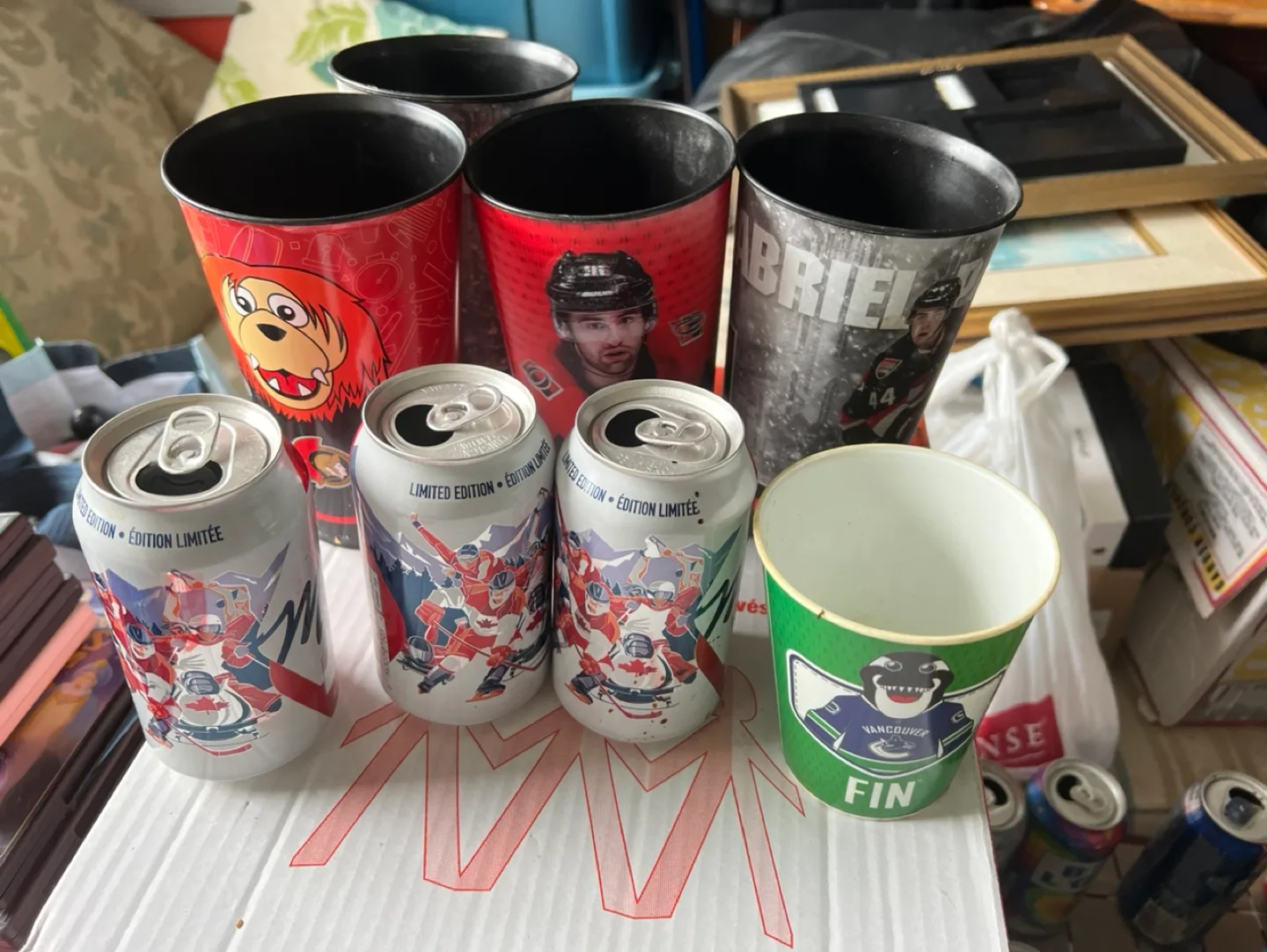 Molson Canadian Hockey Collector Cups & Cans thumbnail
