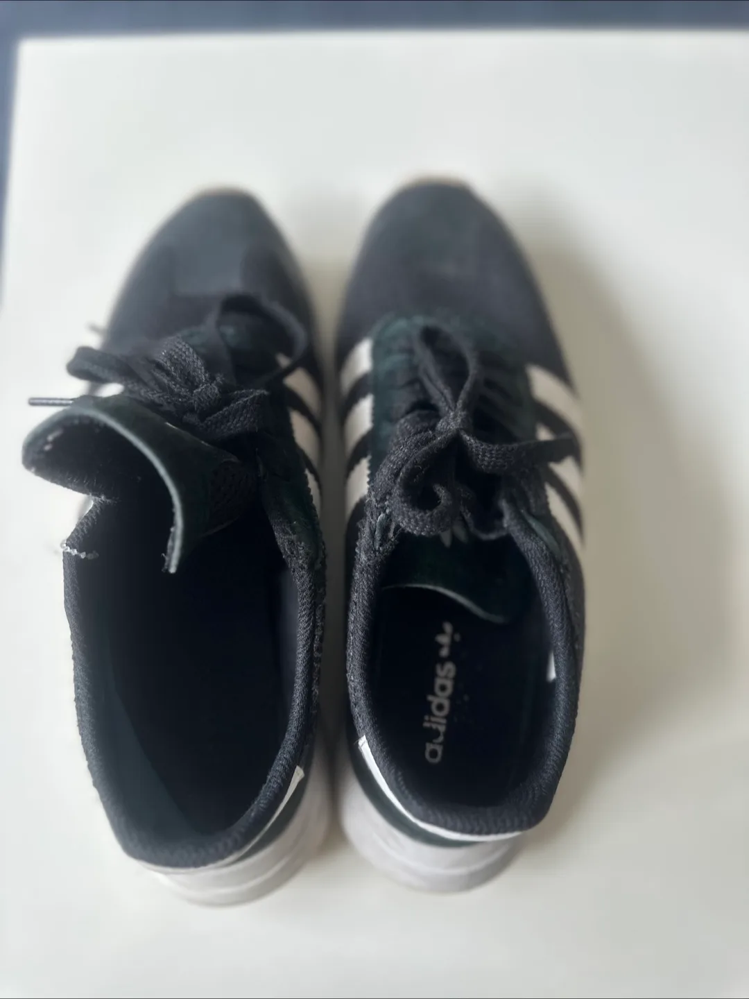Adidas Women's Running Shoes Size 9 thumbnail