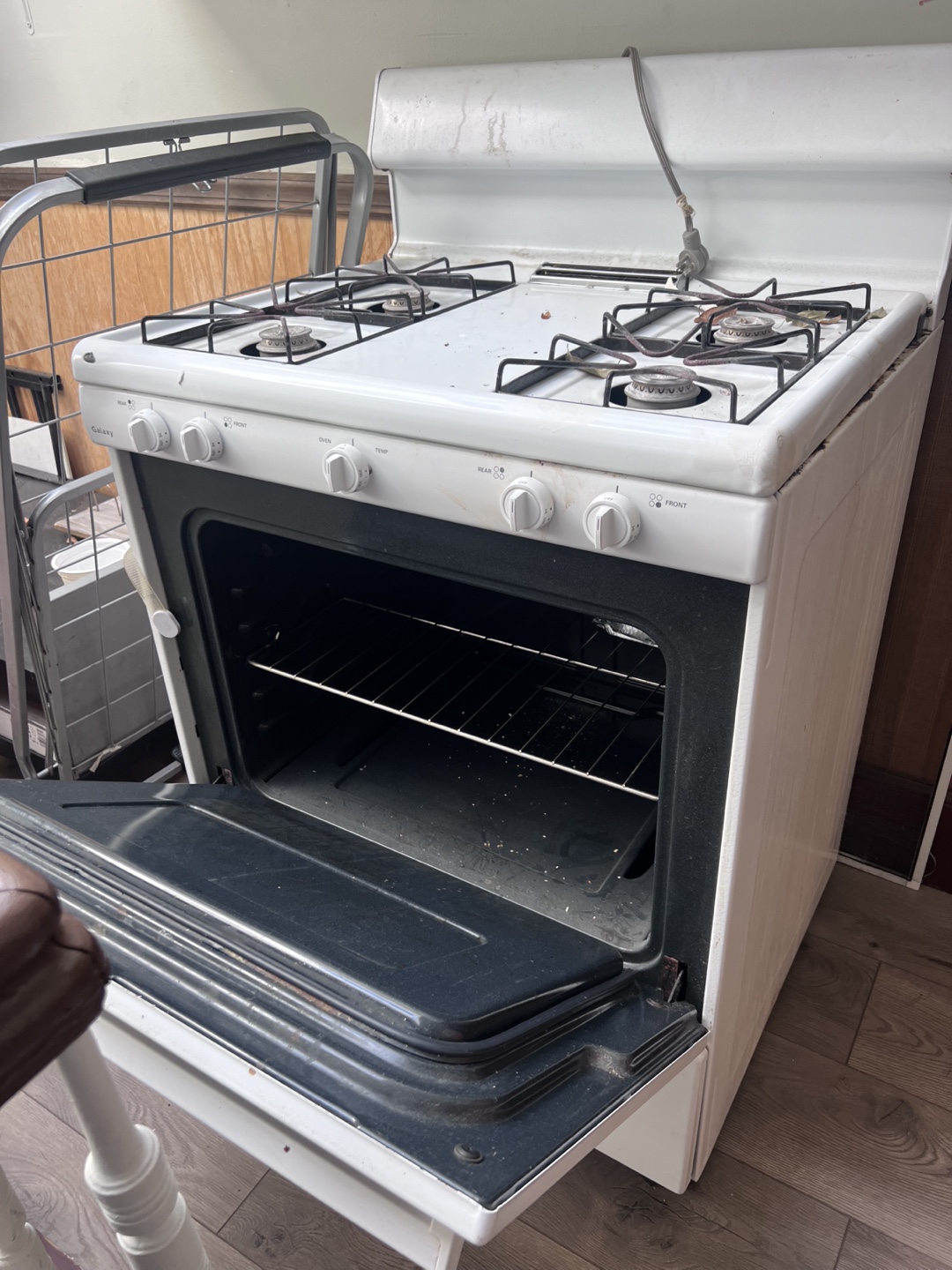 Used Galaxy White Gas Range - photo 2