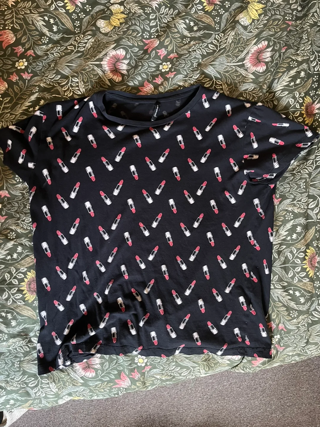 Lipstick Print T-Shirt thumbnail