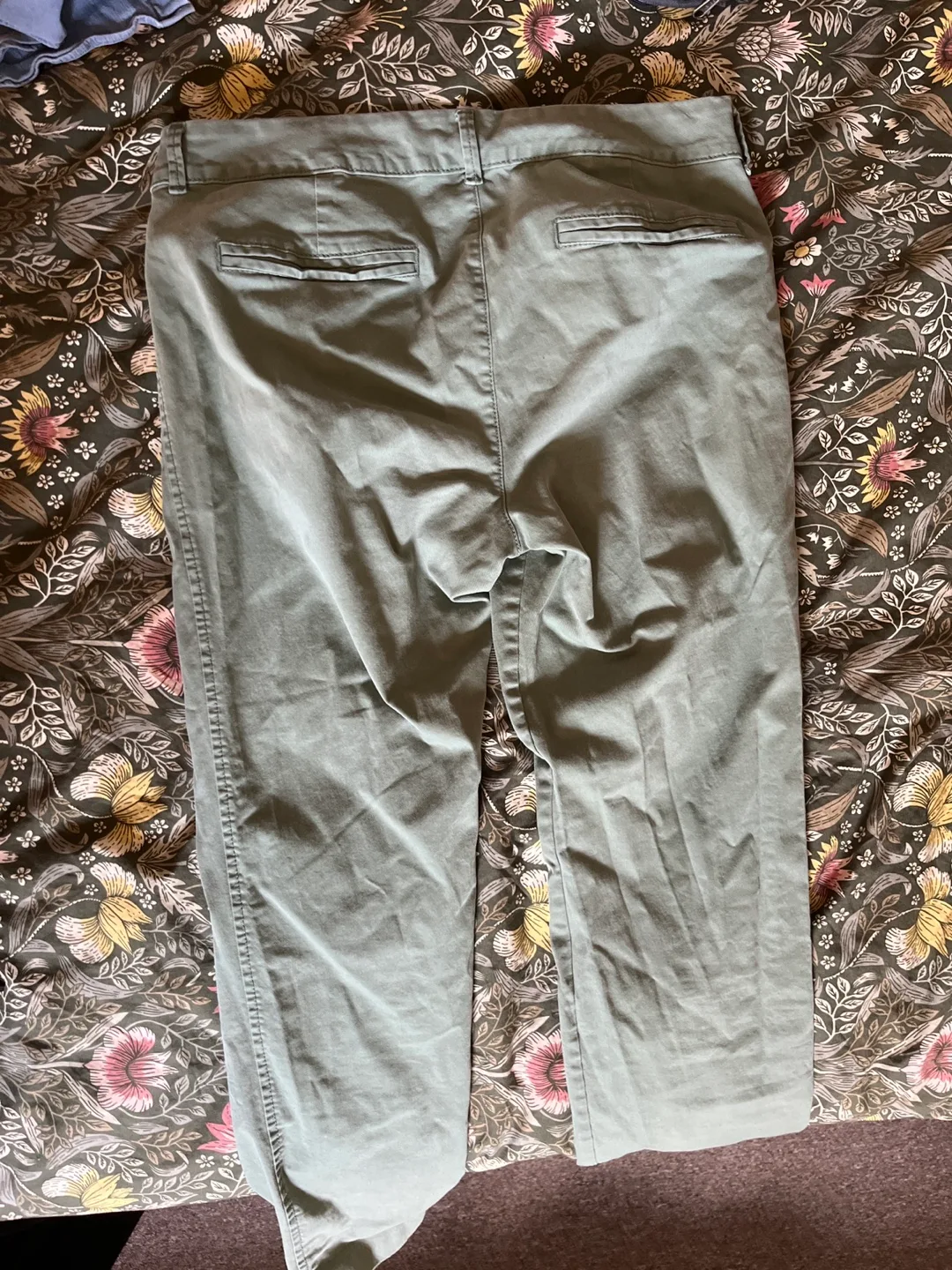 Cropped pants image indicator(2)