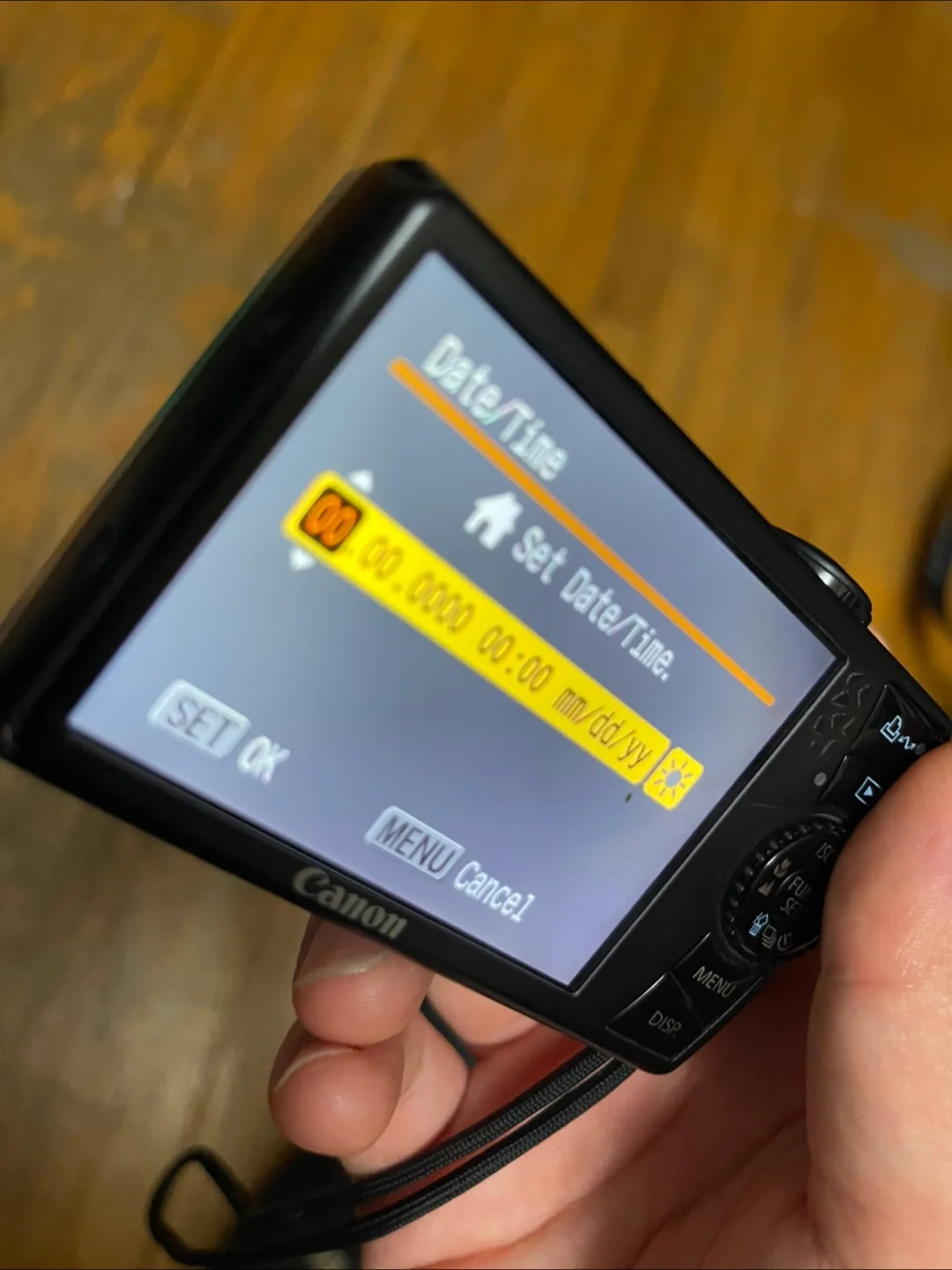 🏒 Canon PowerShot SD880 IS 10.0MP Digital Camera with Case image indicator(5)