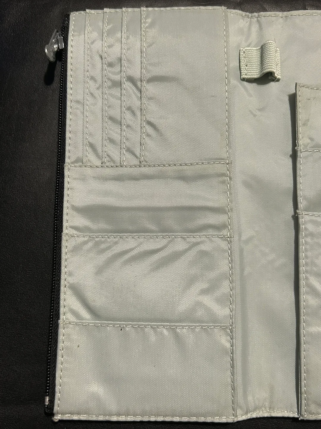 Kipling Wallet image indicator(5)