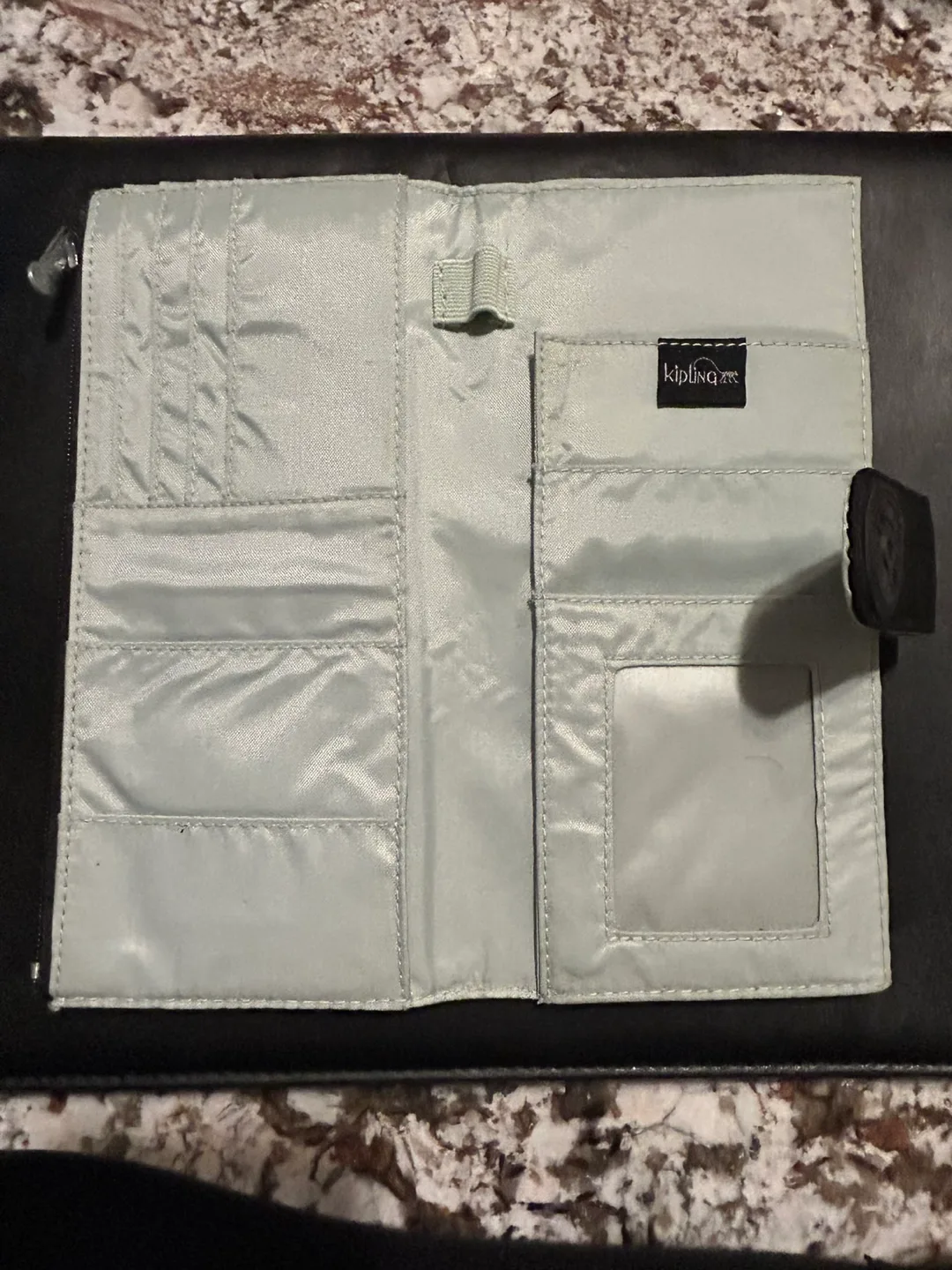 Kipling Wallet image indicator(3)