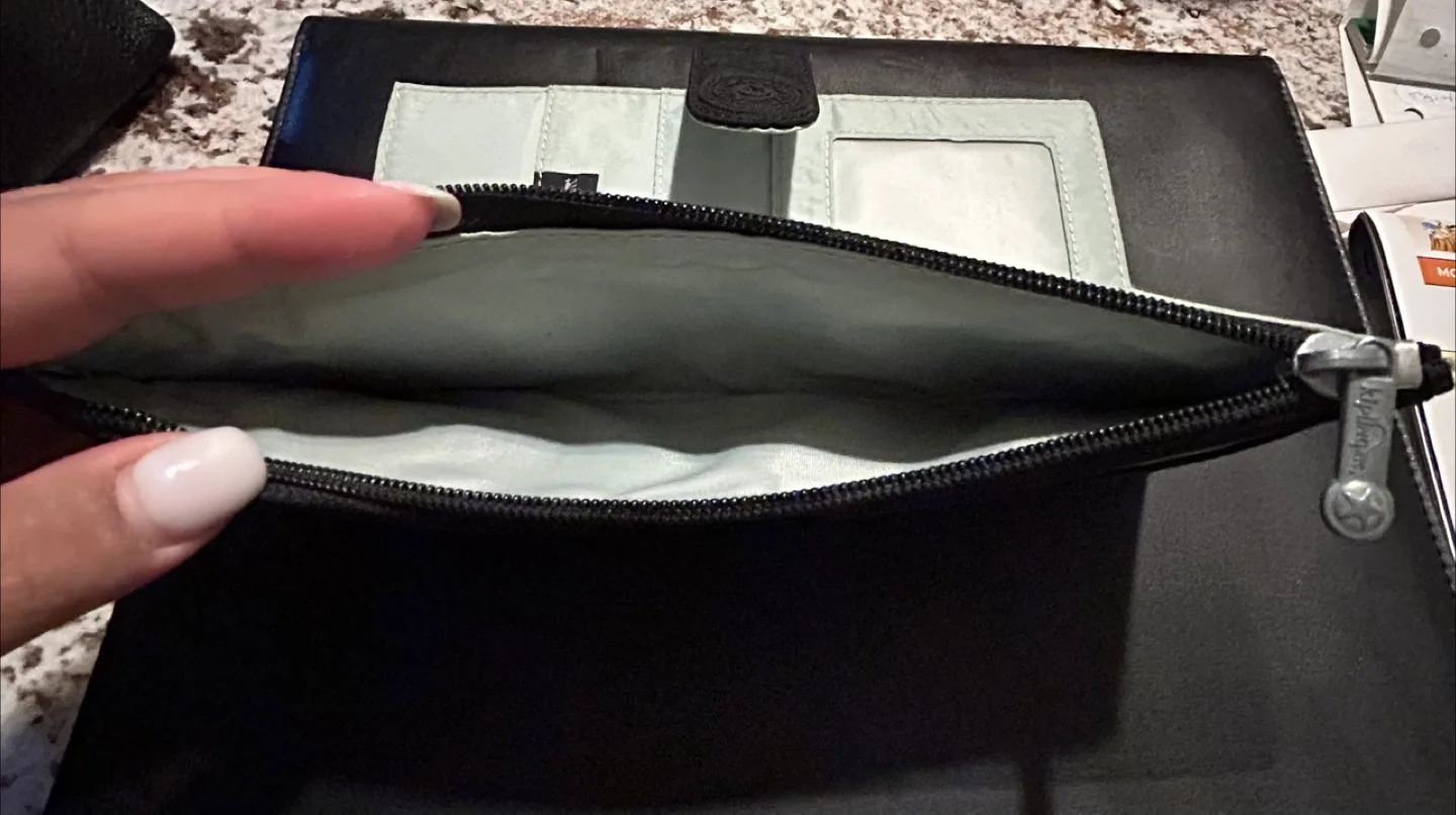 Kipling Wallet image indicator(7)