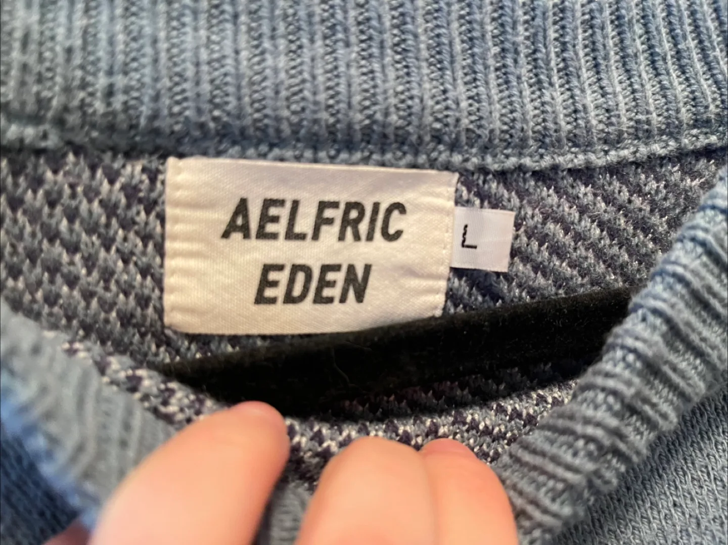 Men’s Large Goose Sweater & Whale Sweater image indicator(9)