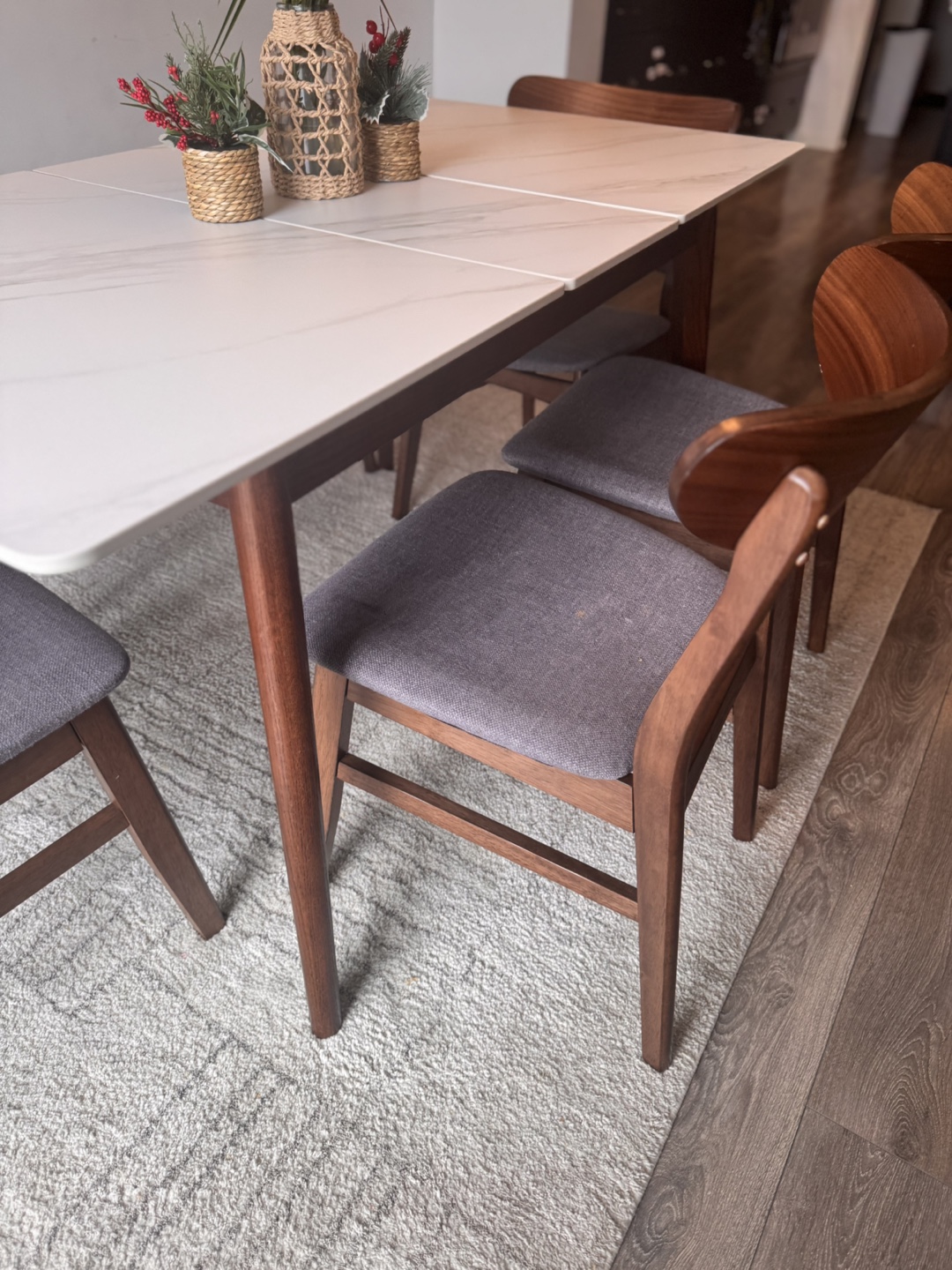 Extendable Dining Table with 4 Chairs and a bench - photo 3