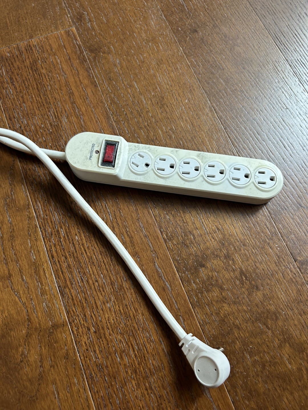 Used 6 Outlet Surge Protector Power Strip - photo 2