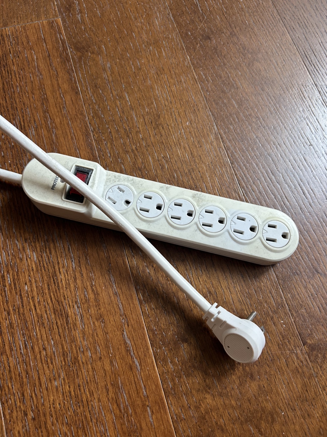 Used 6 Outlet Surge Protector Power Strip