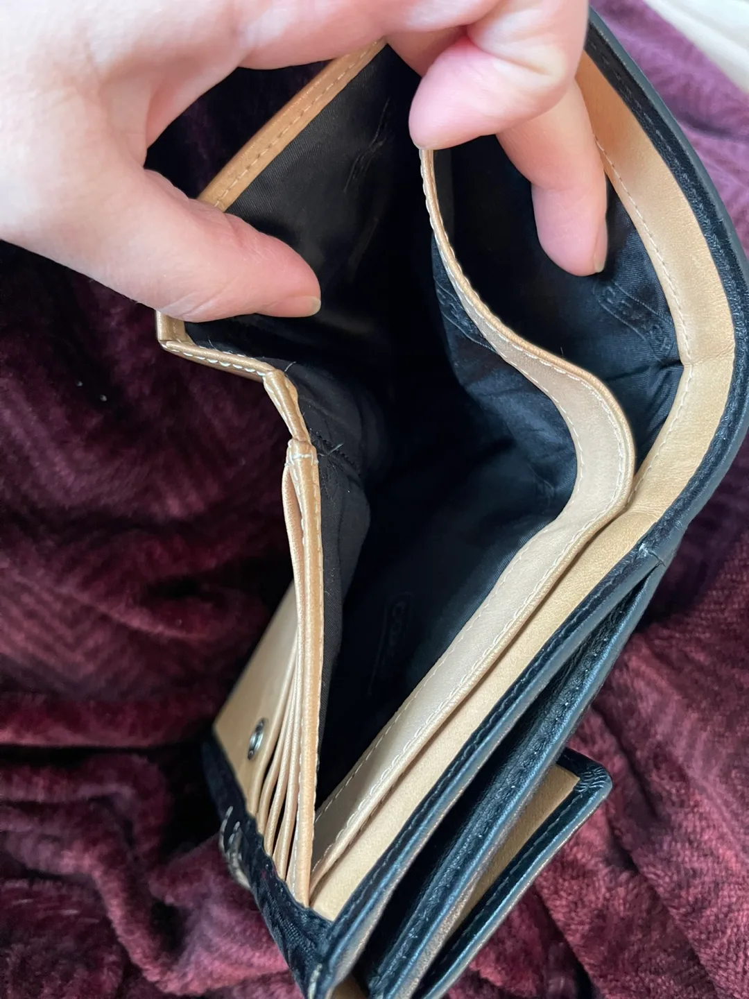 Vintage Coach Black Signature C Wallet image indicator(4)