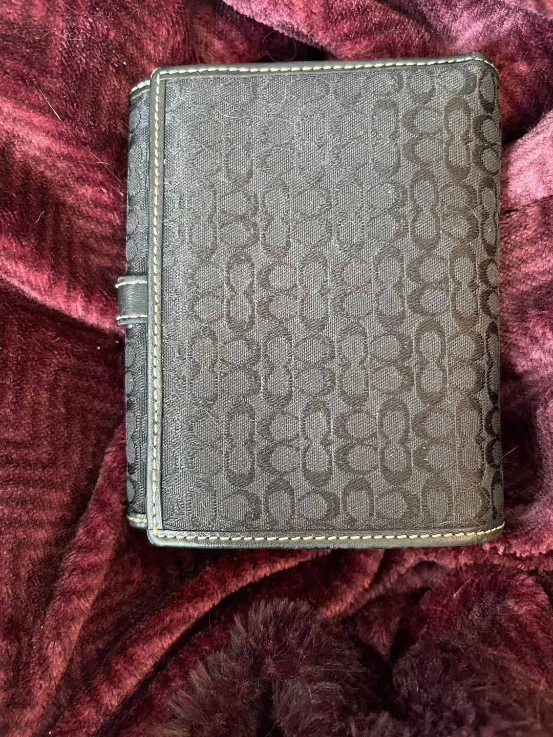 Vintage Coach Black Signature C Wallet image indicator(2)