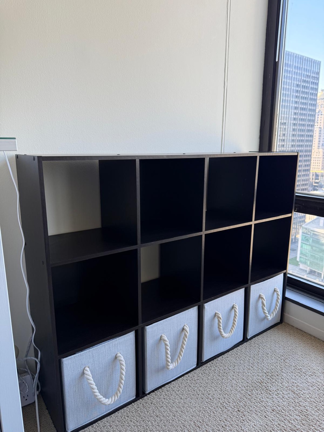 Storage cabinet with 4 sturdy storage cubes