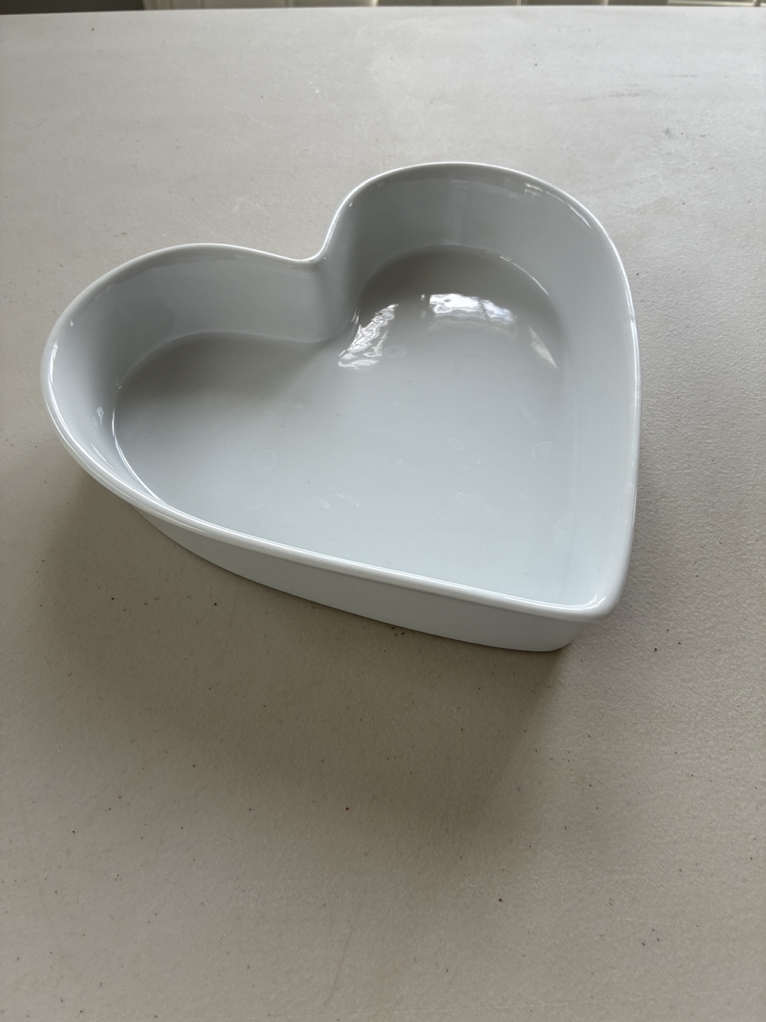White Ceramic Heart-Shaped Baking Dish