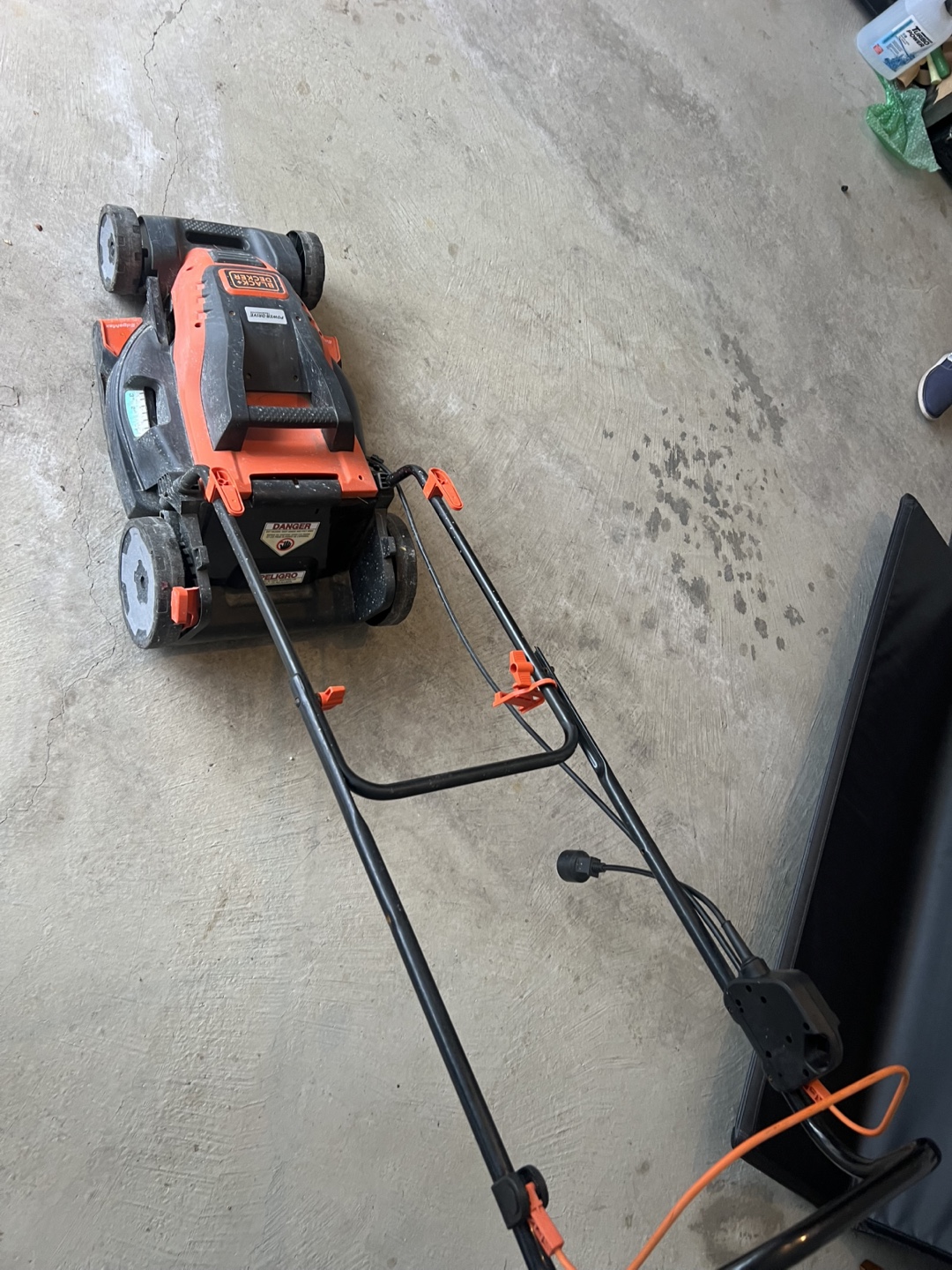 Black+Decker 12-inch Powerdrive Electric Lawn Mower - photo 4