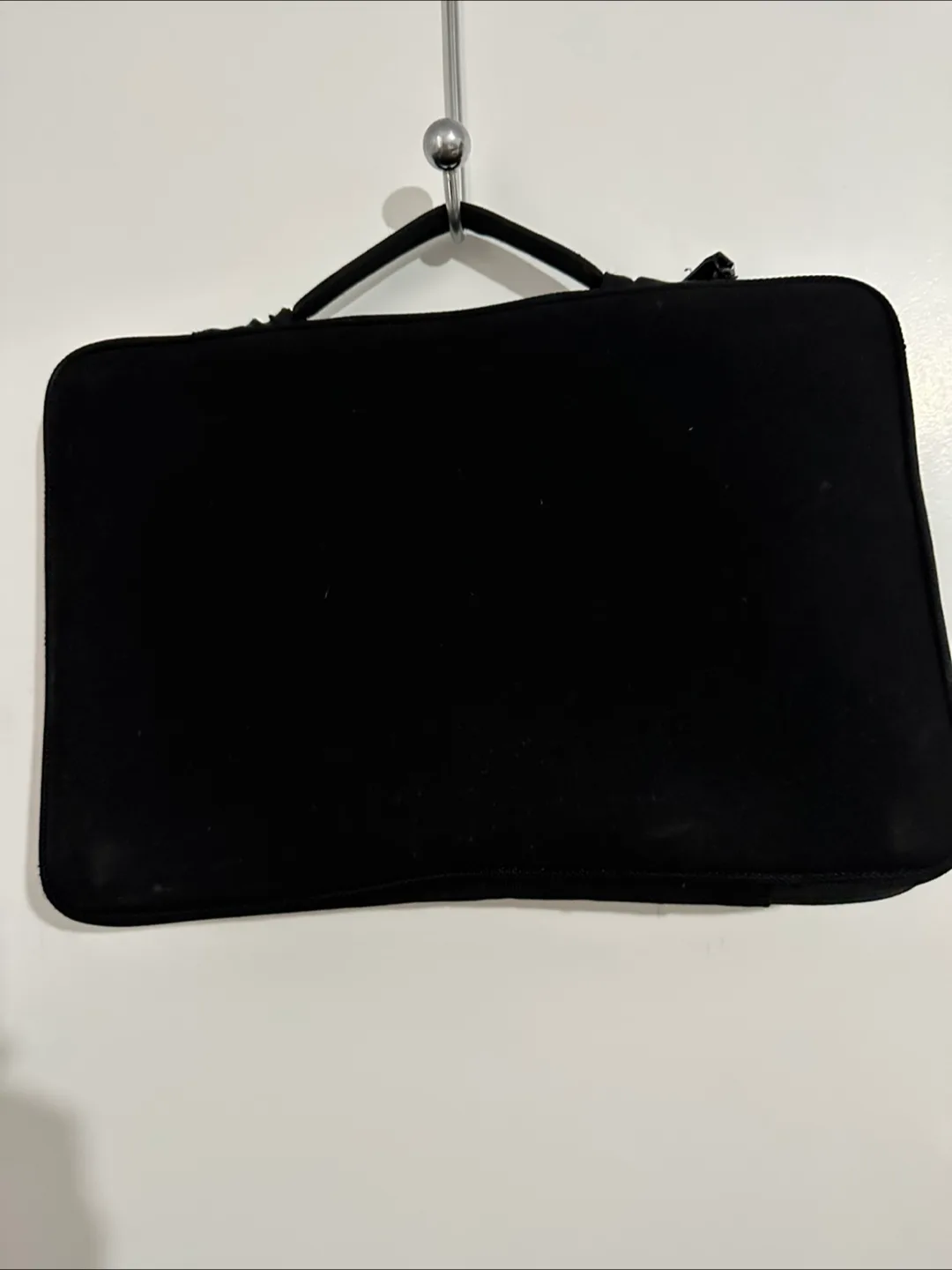Black Laptop Sleeve with Handle image indicator(2)