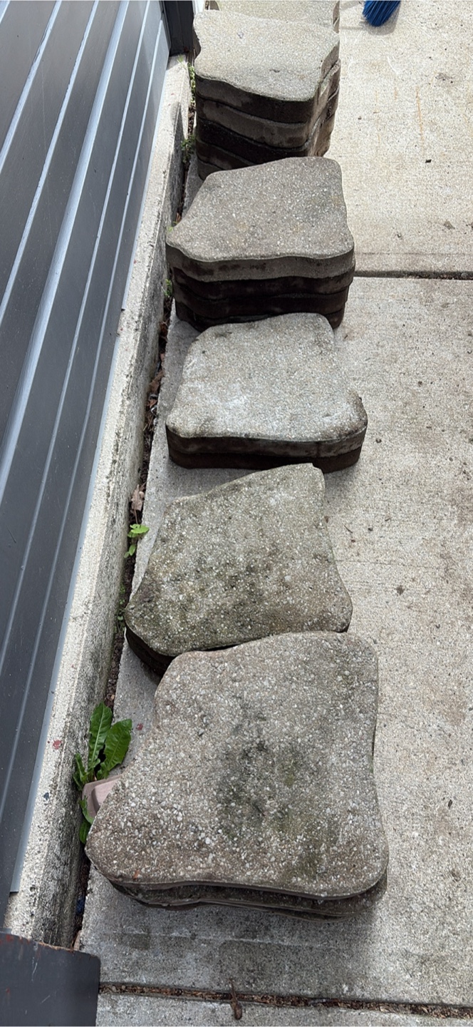 Used Irregular Shaped Concrete Stepping Stones