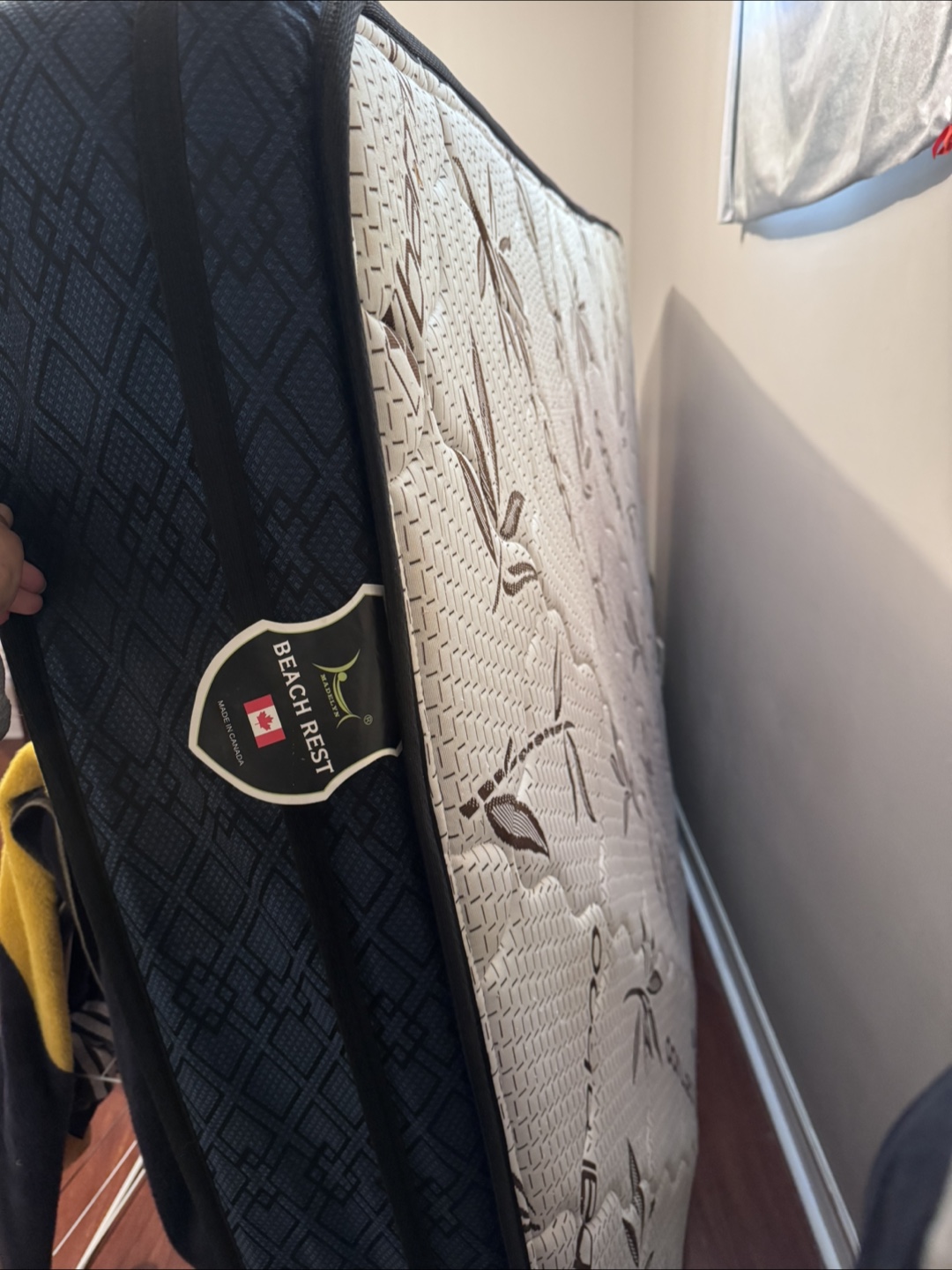 Queen size Used mattress - photo 2