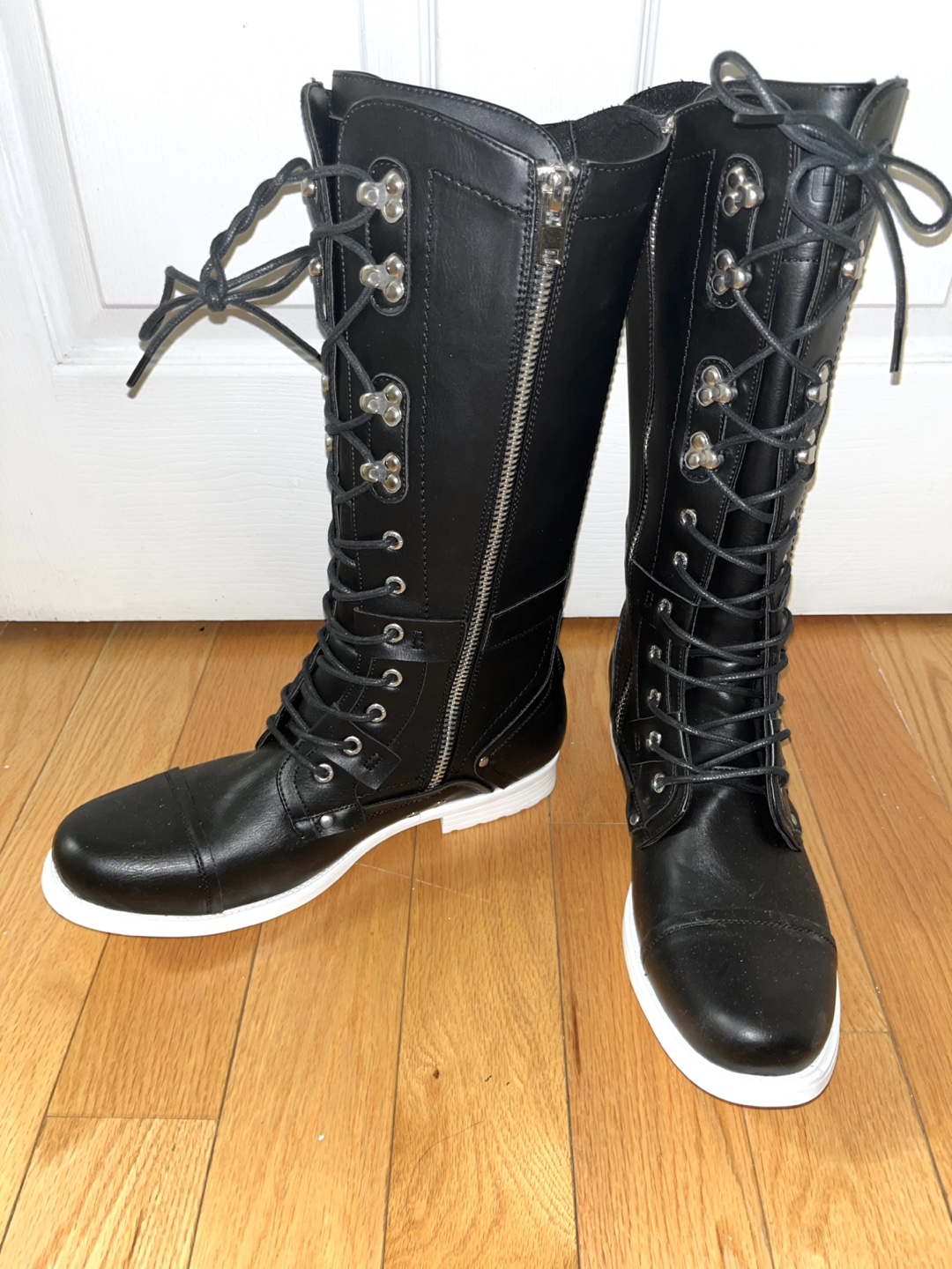 J75 Black Boots