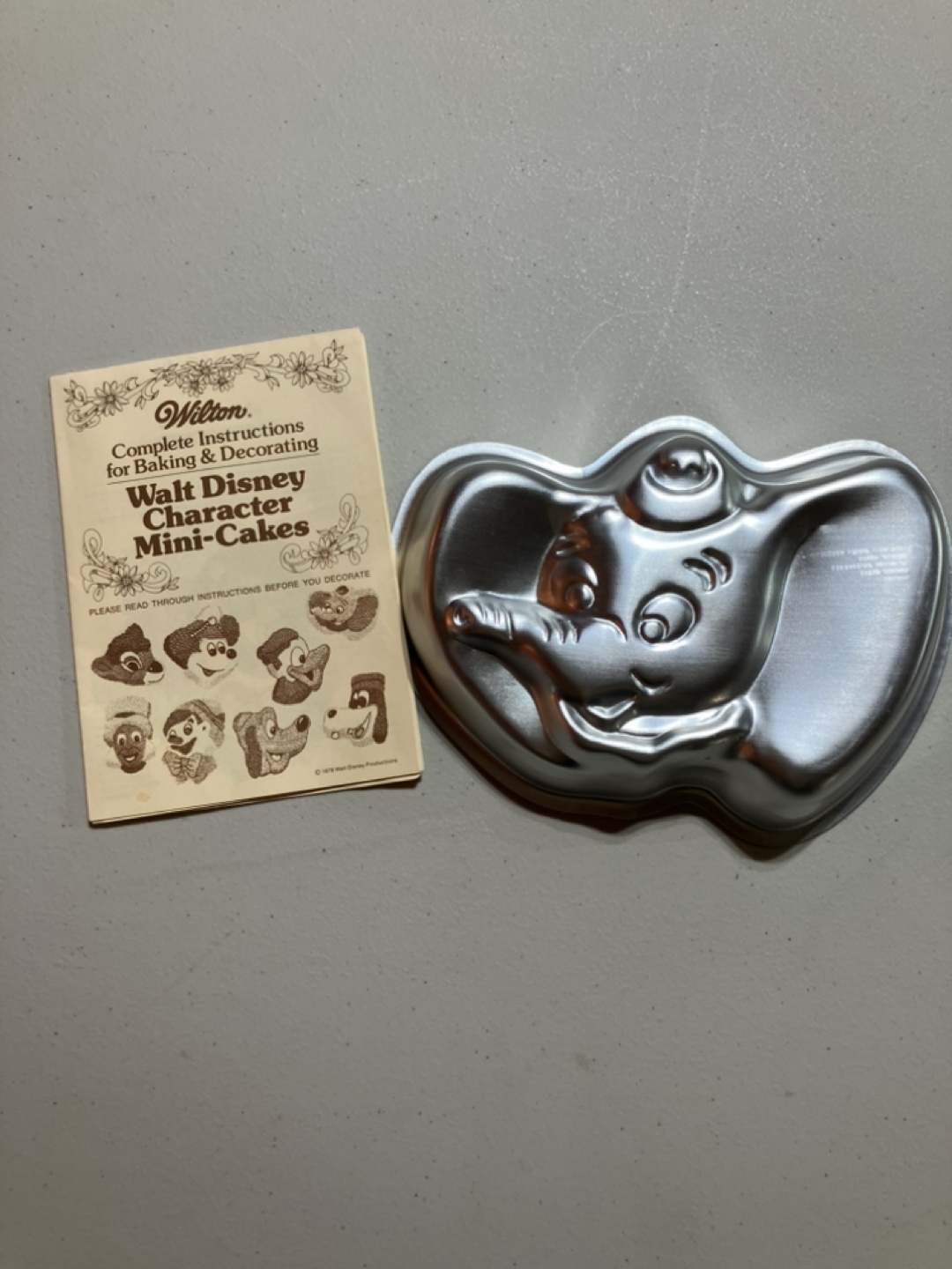 Vintage Wilton Walt Disney Dumbo Mini Cake Pan