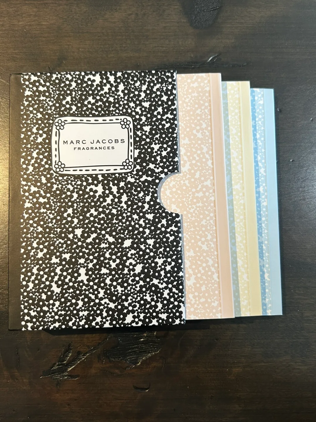 Marc Jacobs Daisy Fragrance Notebooks Set thumbnail