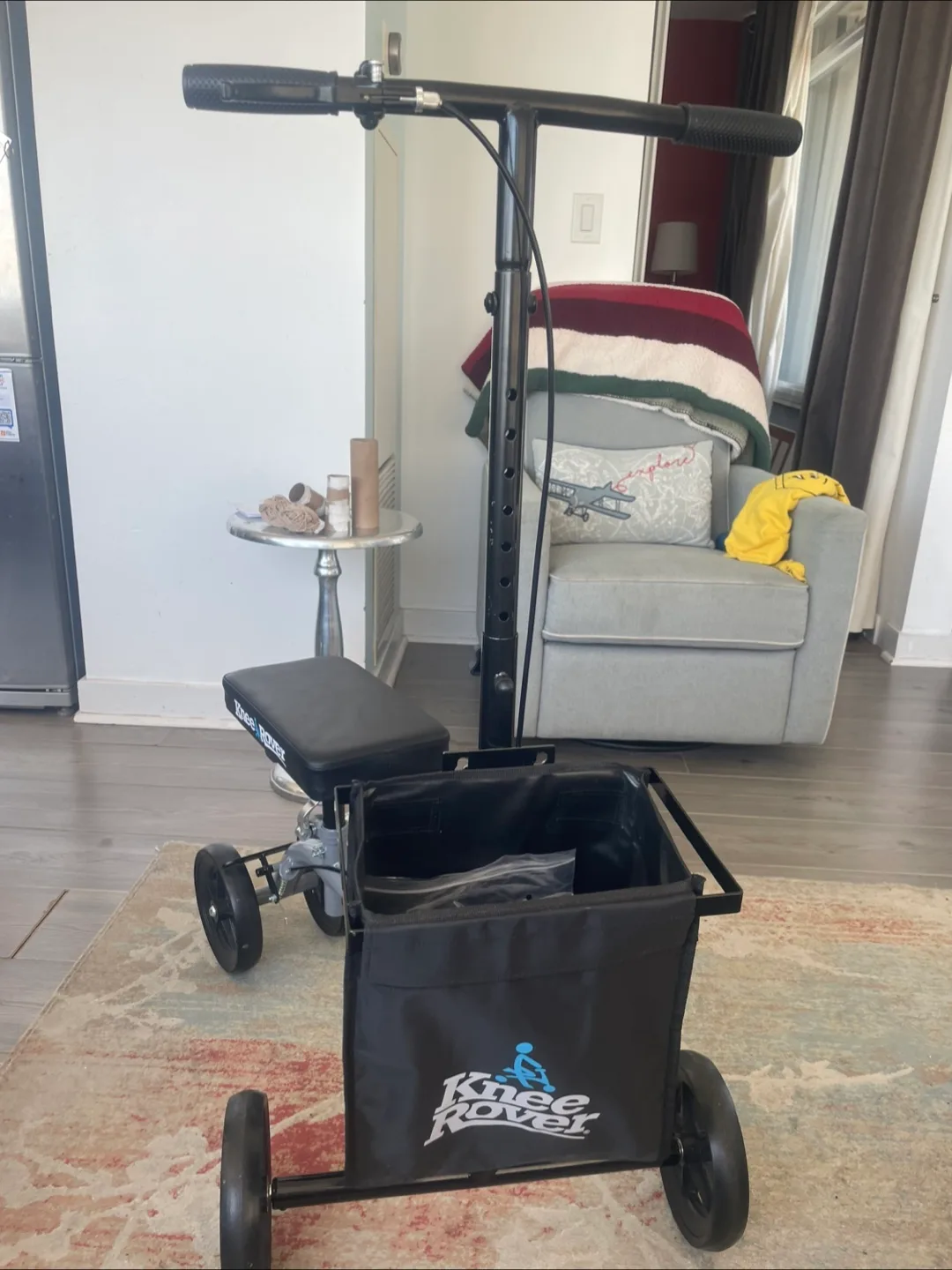 KneeRover Ultra Knee Scooter - Lightweight Crutches Alternative image indicator(5)