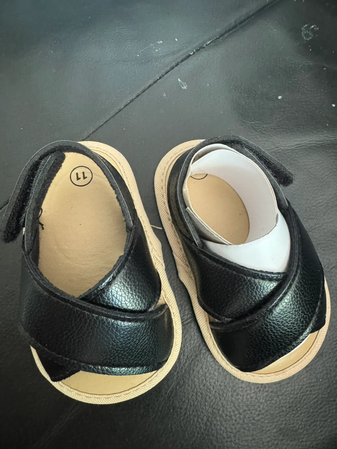 Baby boy/girls Black Sandals Size 11 image indicator(3)