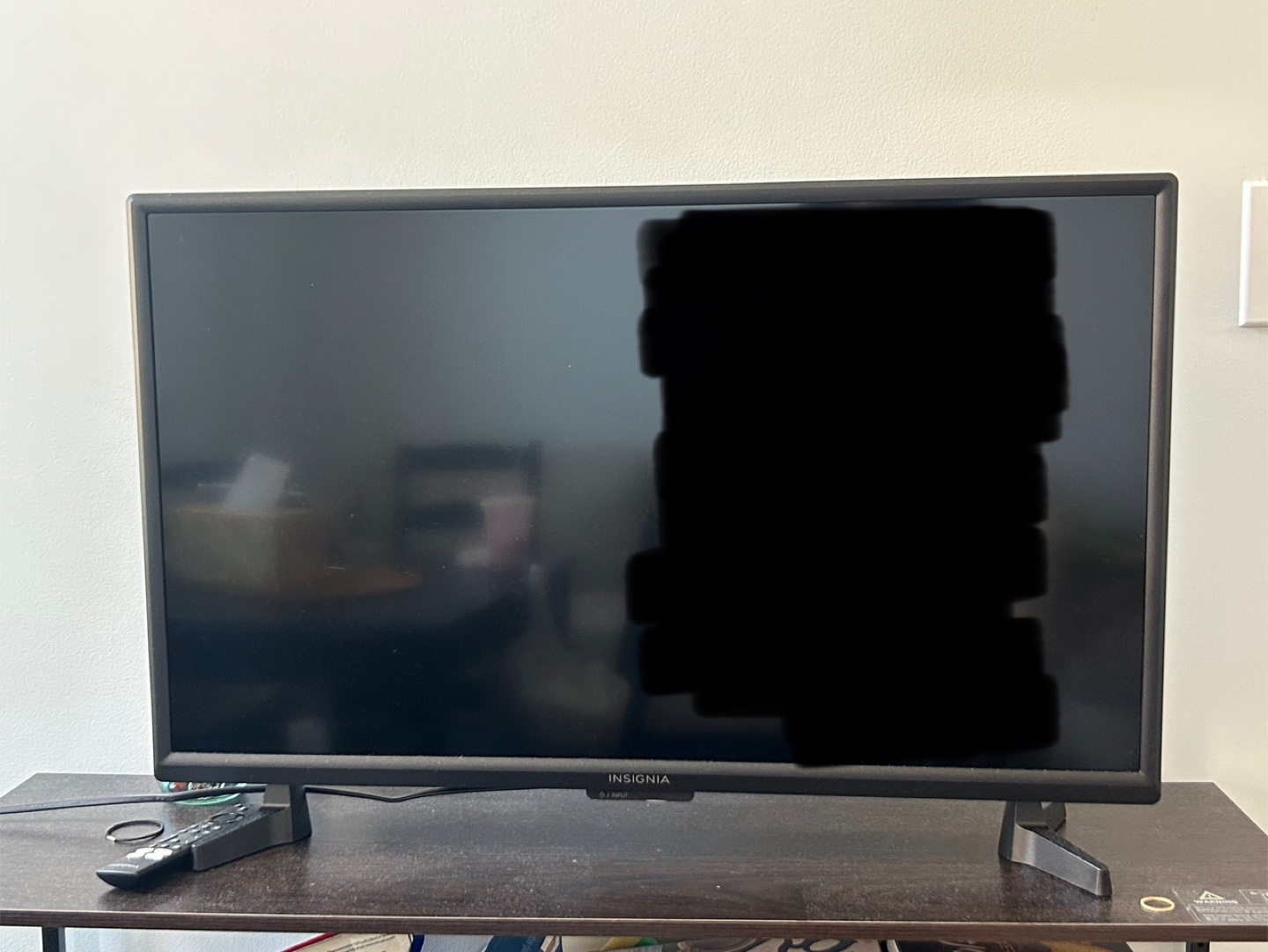 Insignia 32 inch Smart TV - photo 3