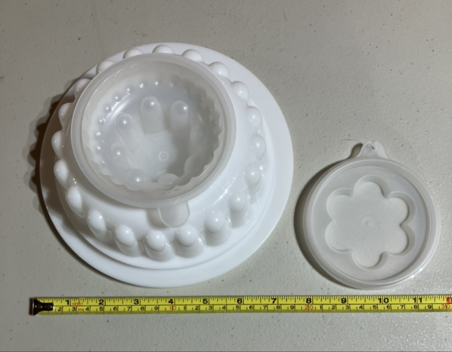 Vintage Tupperware Jelly Mould with Lid