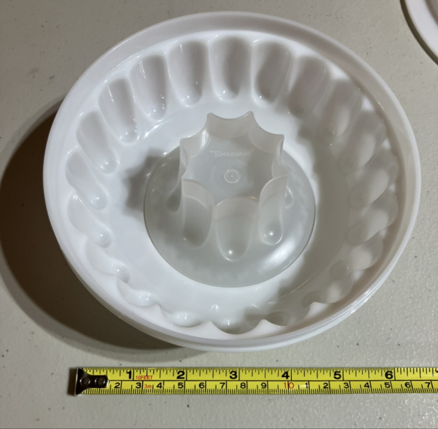 Vintage Tupperware Jelly Mould with Lid - photo 2