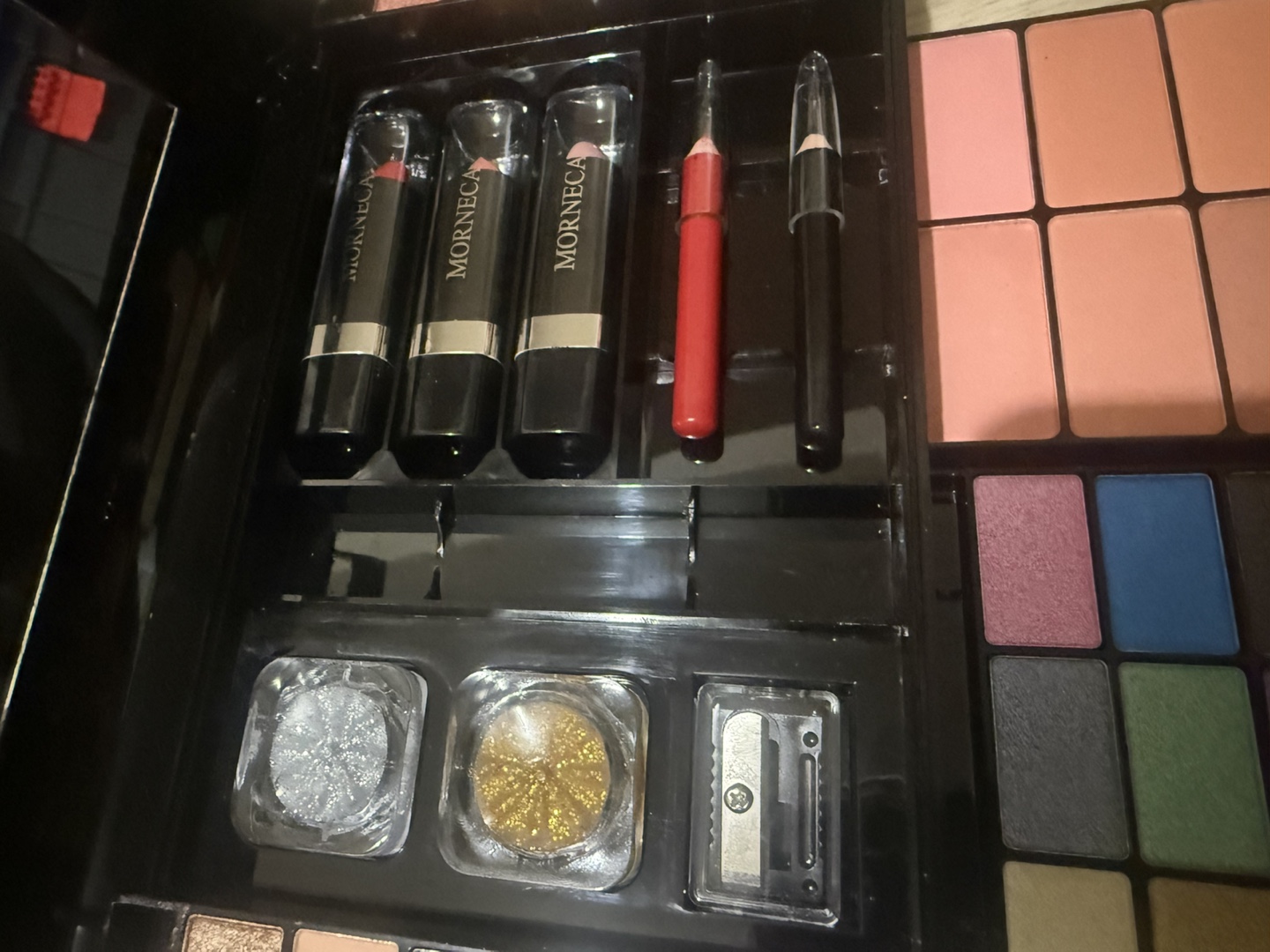 Morneca Makeup Kit - photo 4