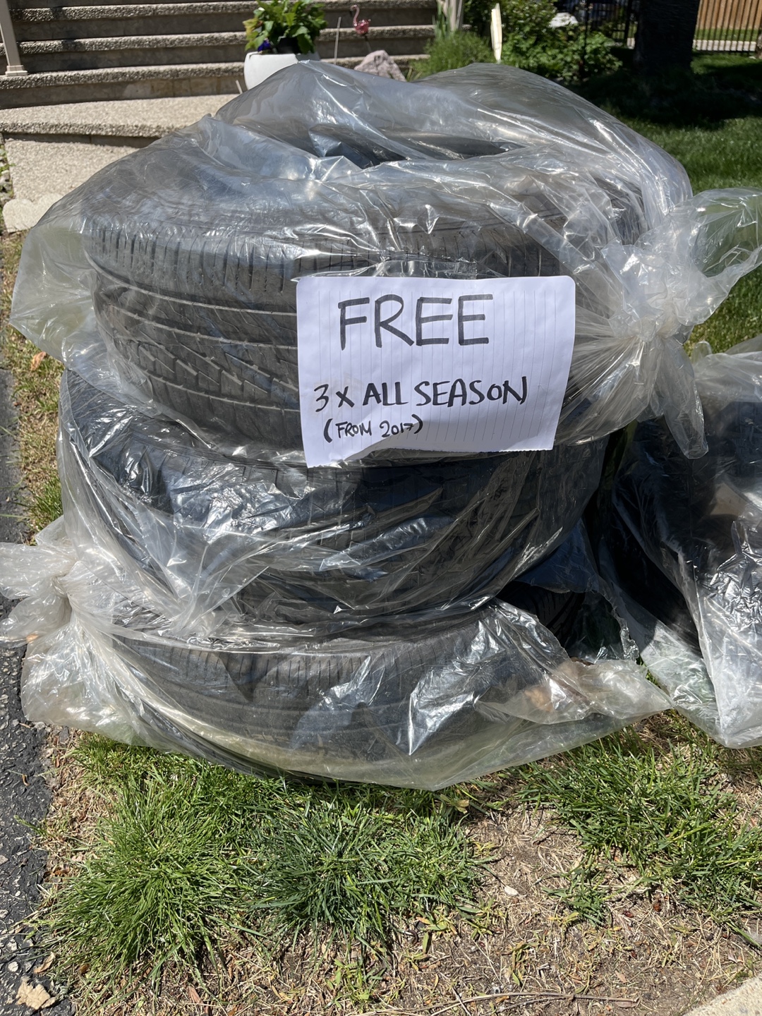 Free Used SUMITOMO Tires - 3 All-Season + 1 Damaged