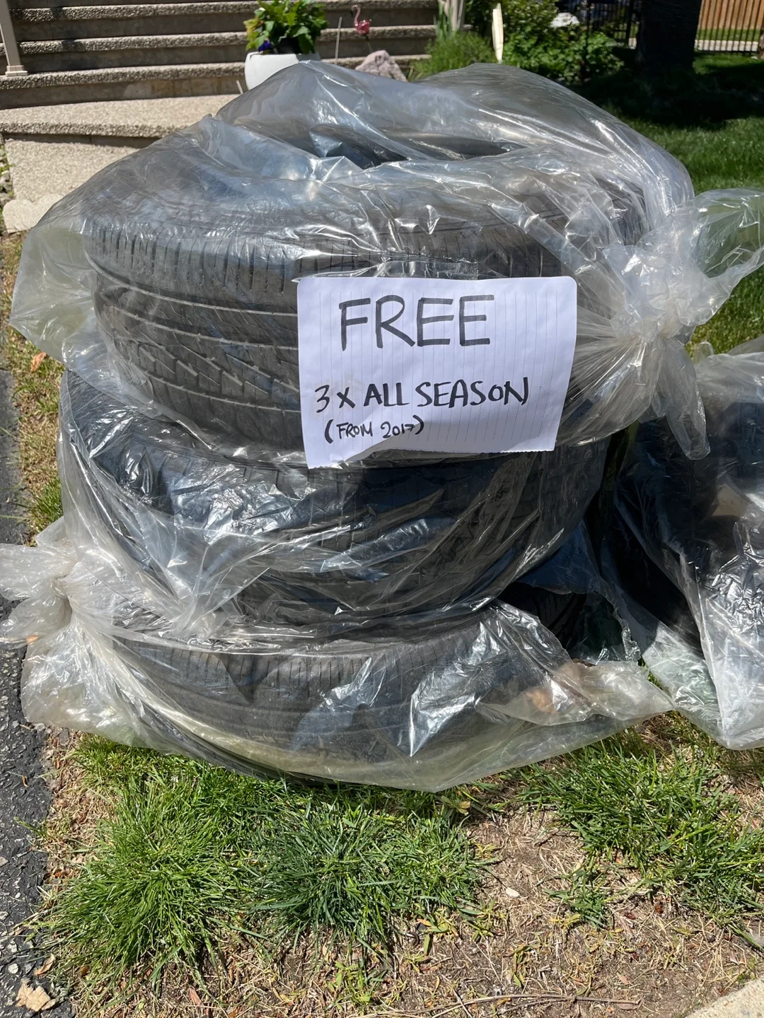Free Used SUMITOMO Tires - 3 All-Season + 1 Damaged thumbnail