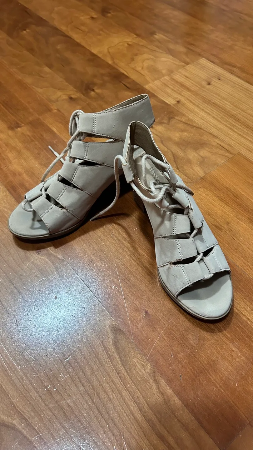 Girl’s Tan Lace-Up Wedge Sandals thumbnail