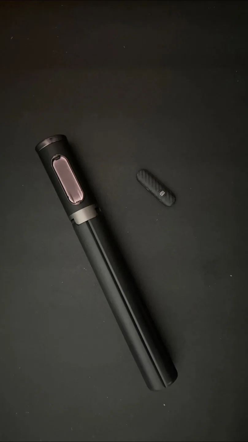Extendable Selfie Stick Tripod thumbnail