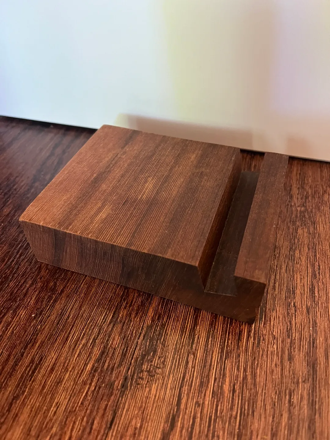 Hand Crafted Wooden Tablet Stand image indicator(2)