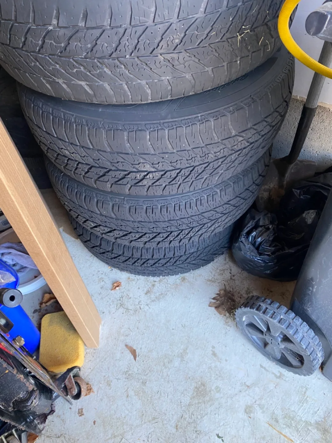 Used 17" Goodyear Ultragrip winter Tires with Steel Rims image indicator(2)