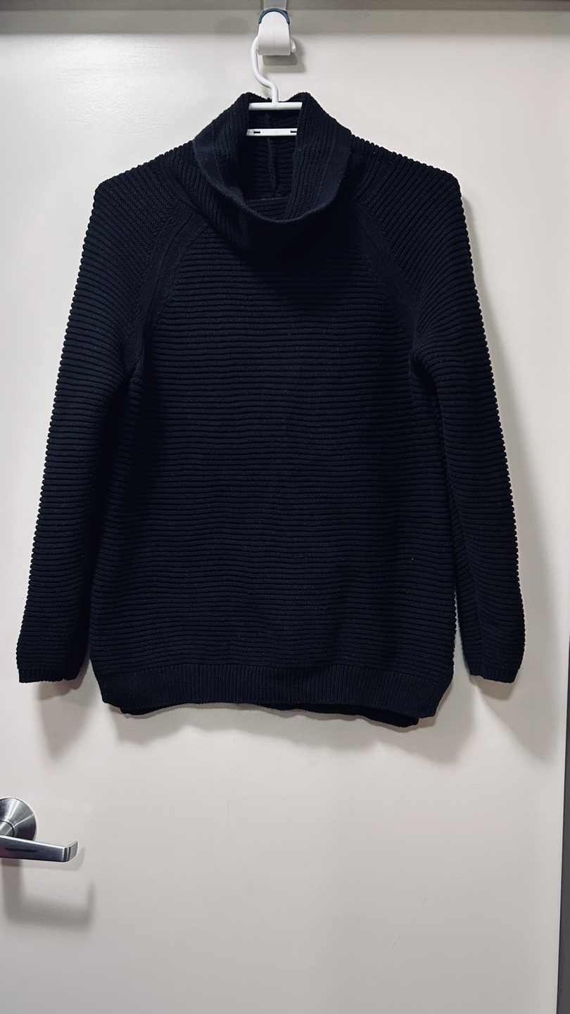 Kenneth Cole Reaction Black Sweater - Size Small - photo 2