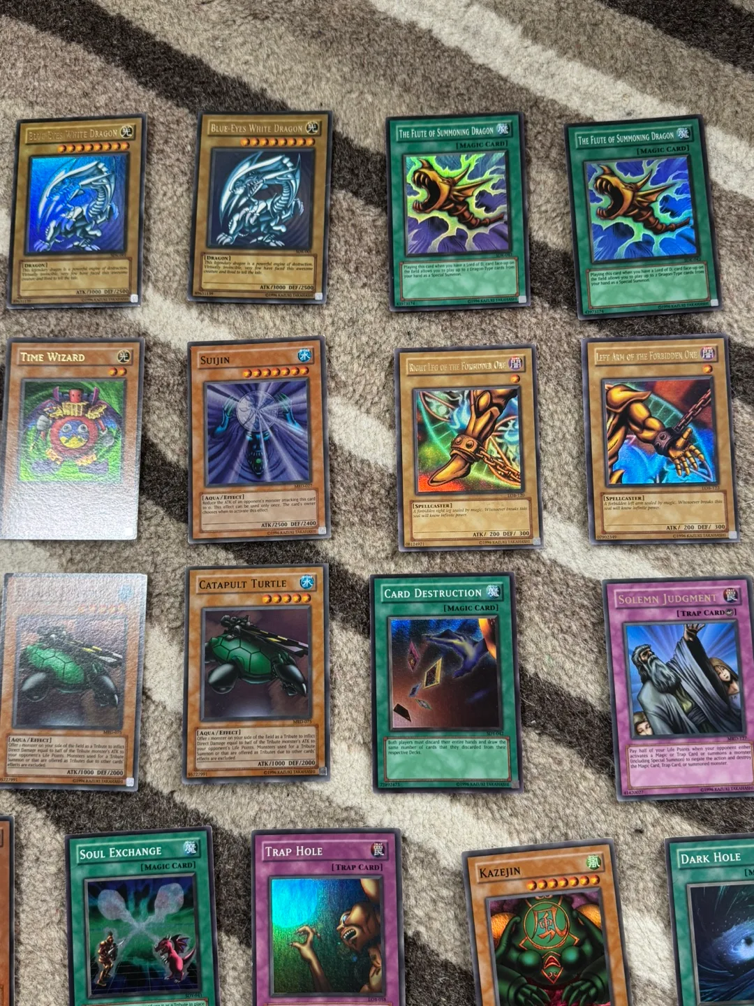 Collection of base set Yugioh cards (lots of holos) image indicator(2)